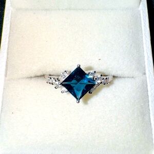 Gorgeous Blue Topaz Ring (FREE Shipping!)